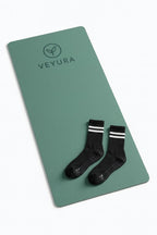 Veyura Yoga Set - Incl. eco anti-slip yogamat met 3 paar yogasokken